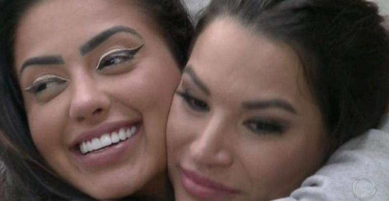 A Fazenda: Peões criticam reaproximação de MC Mirella e Raissa Barbosa: “Não é verdadeiro!”