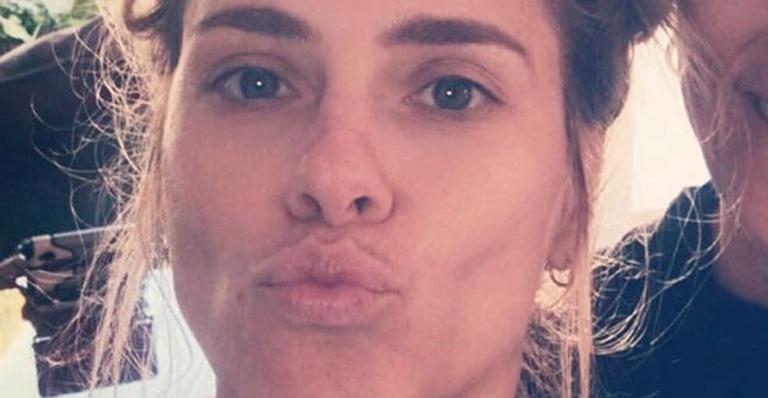 Carolina Dieckmann resgata foto com a mãe em homenagem emocionante: “Saudade que não tem cura”