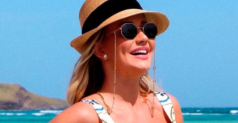 Esposa de Roberto Justus posa de biquíni no Caribe poucos meses após dar à luz: “Chique até na pose”