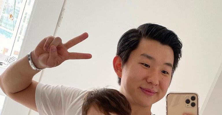 Grandão, filho de Pyong Lee surge sorridente em novo clique e rouba a cena: ”Perfeito”
