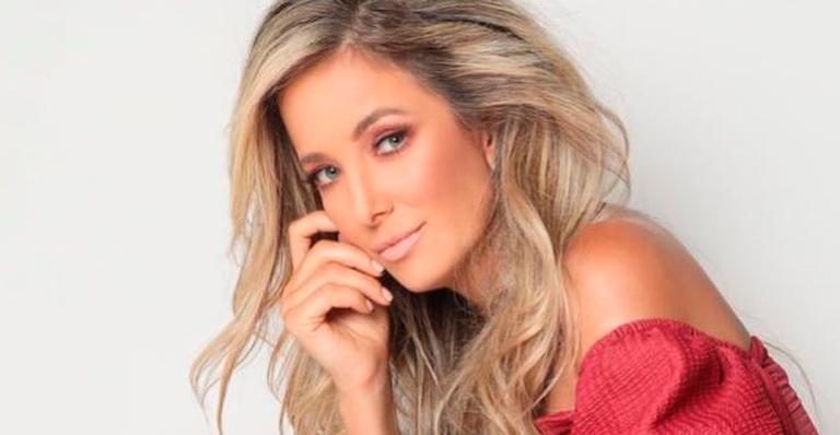Ticiane Pinheiro aposta em microvestido e mostra pernões e corpo esbelto: “Sempre arrasando”