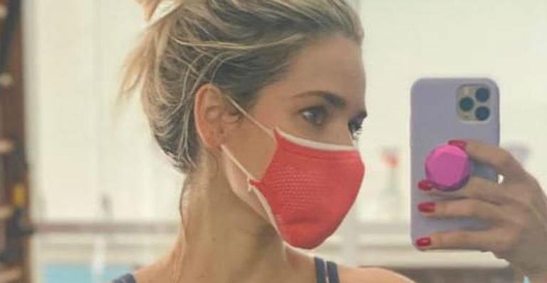 Monique Alfradique surpreende com top recortado e barriguinha esculpida: “Chapada em guria”