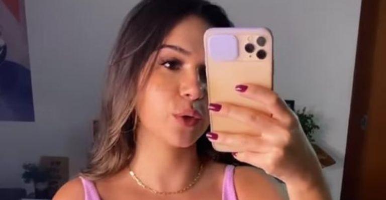 Ex-BBB Gizelly Bicalho exibe resultados de cirurgia nos seios para retirada de nódulos: “Reduzi a mama”