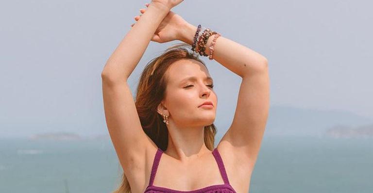 Larissa Manoela abre a bermudinha jeans e body escapa em look bem ousado: “Perfeição existe”