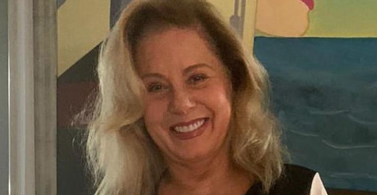Aos 68 anos, Vera Fischer posa com a barriga de fora e boa forma impressiona: “Surra nas novinhas”