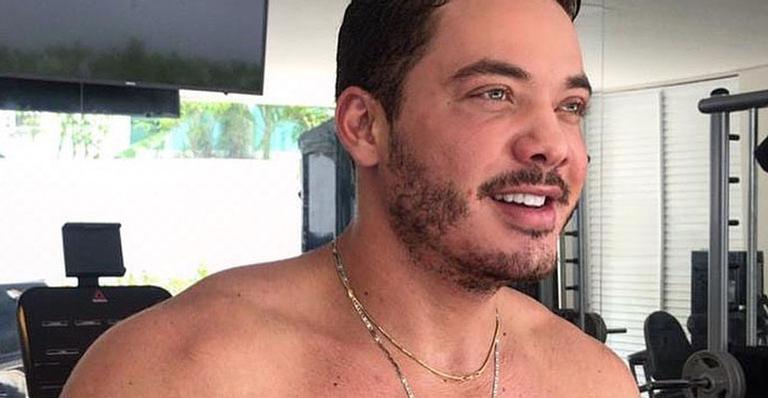 Sem camisa, Wesley Safadão surge fortão em clique na academia e deixa fãs perplexos: “Gostoso”