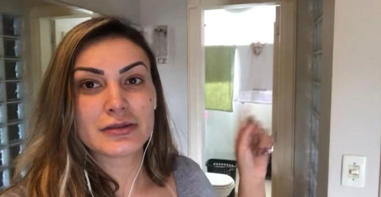 Após romper com igreja, Andressa Urach exibe coleção de calcinhas e revela: “Três anos solteira”