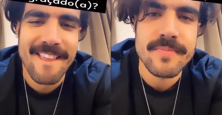 Após surgir sem aliança, Caio Castro faz ‘Quiz do Casal’ sozinho