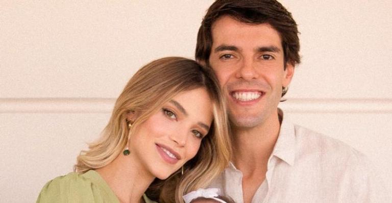 Carol Dias e Kaká celebram primeiro mês da filha e sua beleza rara deixa web babando: ”Princesa”