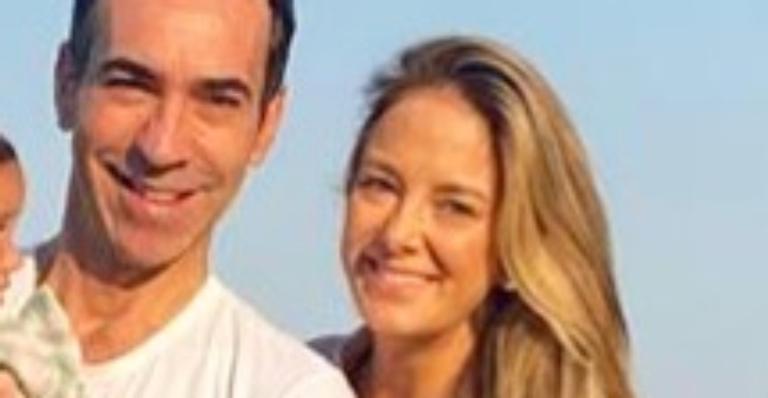 César Tralli e Ticiane Pinheiro posam com a caçula em foto apaixonante e fãs cravam: ”Está uma mocinha!”