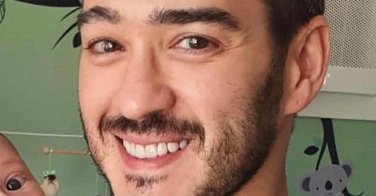 Marcos Veras faz fantasia especial para o herdeiro e celebra três meses: ”Meu amor”