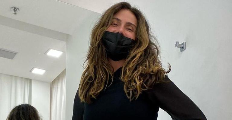 Giovanna Antonelli sensualiza em look curtinho e pernões torneados roubam a cena: ”Toda malhada”