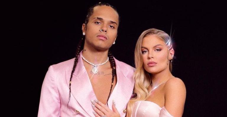 Luísa Sonza e Vitão usam looks combinando para ‘Prêmio Multishow’