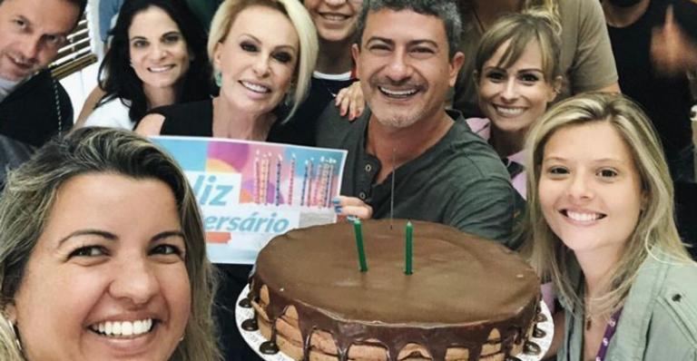 Ana Maria Braga volta a fazer homenagem para Tom Veiga: ”TBT para ele”
