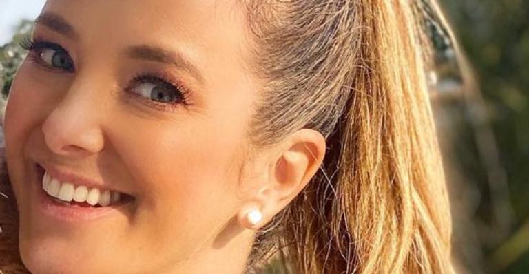 Fofura! Ticiane Pinheiro ganha beijão da caçula em momento de chamego: ”Perfeitas!”