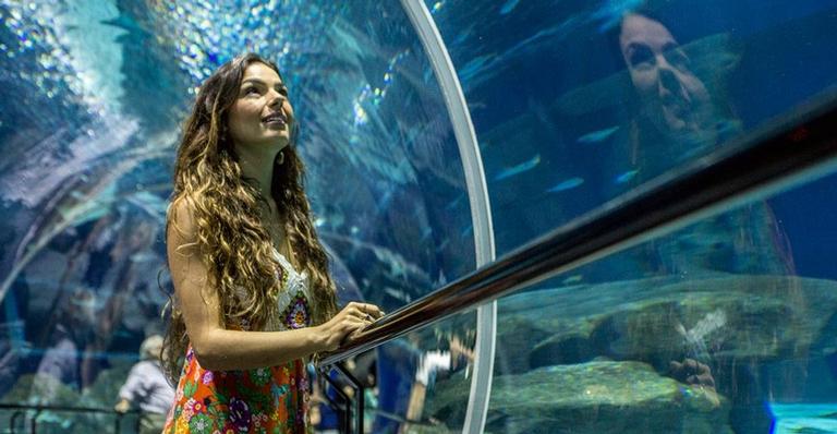 A Força do Querer: Ritinha aceita trabalhar como sereia em aquário