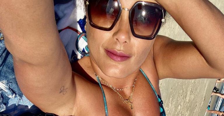 Aos 43 anos, Luciele Di Camargo ostenta corpão escultural e deixa web sem palavras: ”Mulherão!”