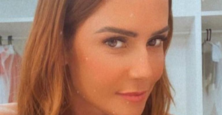 Deborah Secco choca ao mostrar corpo monumental com biquíni branco: “Que mulher é essa, meu pai”