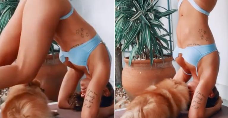 Mariana Goldfarb tenta pose de ioga, mas é surpreendida por pet de estimação: “Para, Lola”