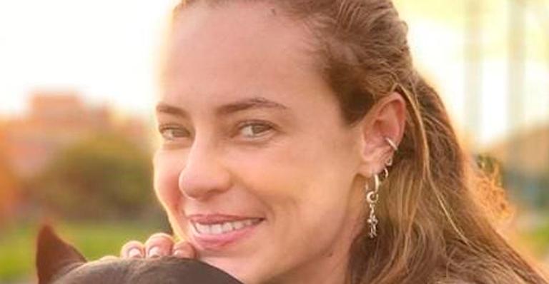 Paolla Oliveira compartilha momento de carinho bem acompanhada e se declara: “Companhia do fim de tarde”