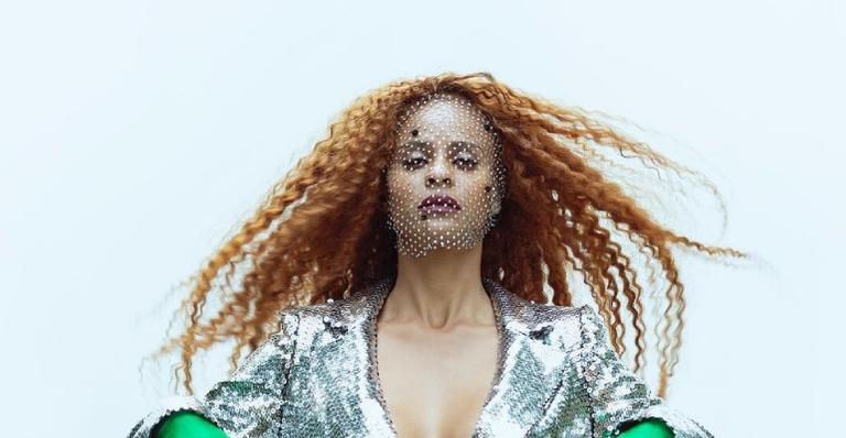 Ex-Rouge, Aline Wirley revela capa de novo álbum solo: ”Nem sei o que pensar”