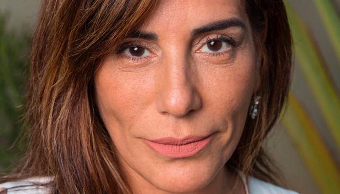 Filha gatíssima de Glória Pires, Antônia Morais aparece de camisa desabotoada e arrasa: “Incrível”