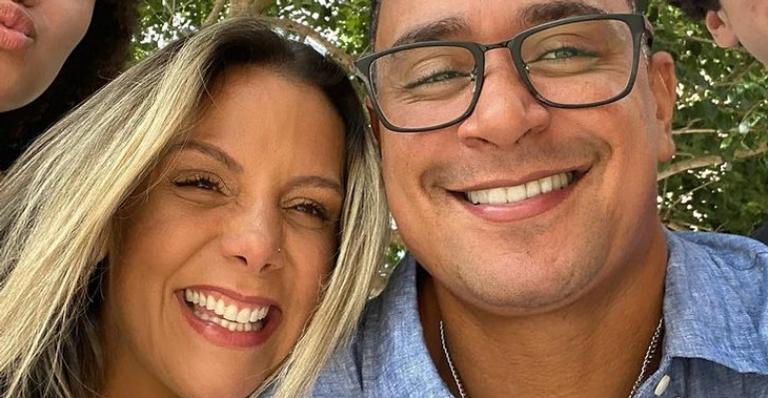 Carla Perez reúne os filhos, a nora e o genro em raro registro especial de aniversário: ”Gratidão”