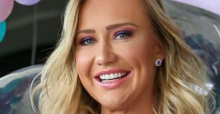 Esposa de Roberto Justus mostra a filha com roupa de sereia e celebra 6 meses da pequena
