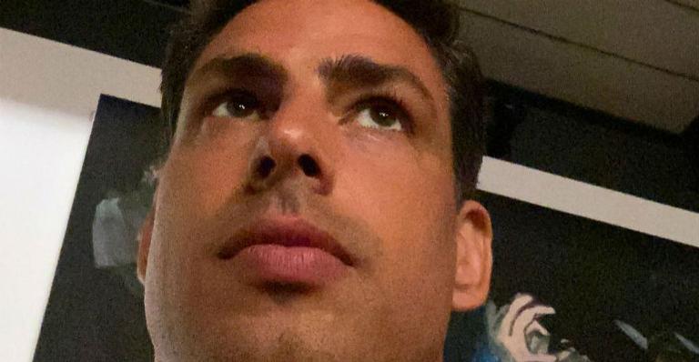 Cauã Reymond resgata foto de quando criança e seguidores não notam mudança: “A mesma carinha”