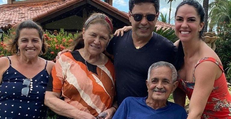 Em desabafo, Graciele Lacerda fala sobre estado de saúde do sogro: “Esperando o senhor melhorar”