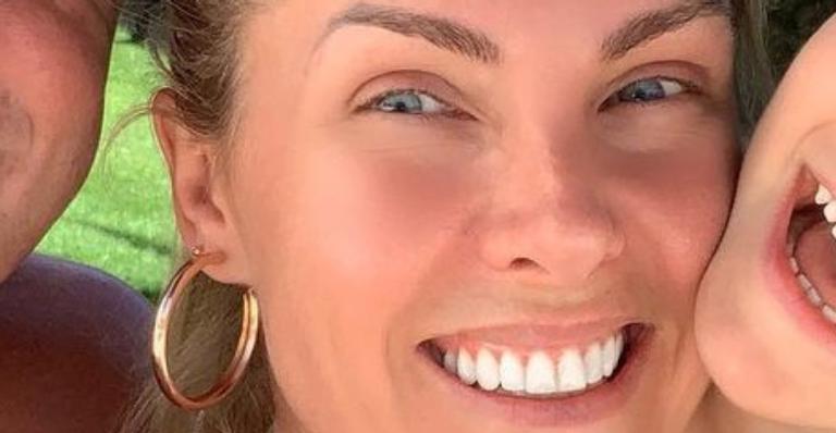 Ana Hickmann posa em família e faz homenagem para o marido, que luta contra câncer: ”Meu guerreiro”