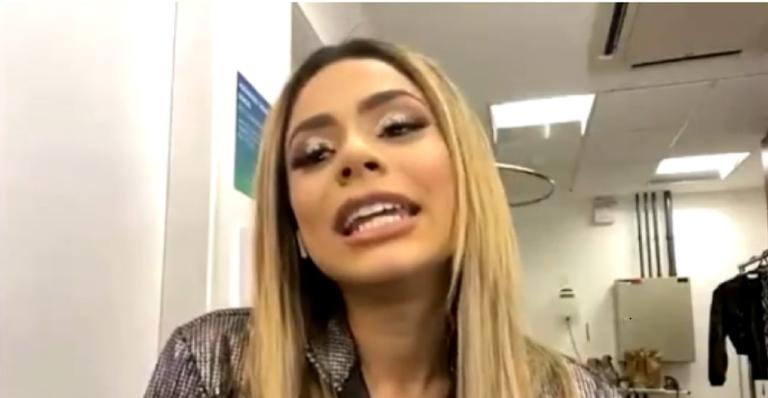 Em bate-papo sincero, Lexa revela apelidos e fetiches sexuais: ”Amo personagem”