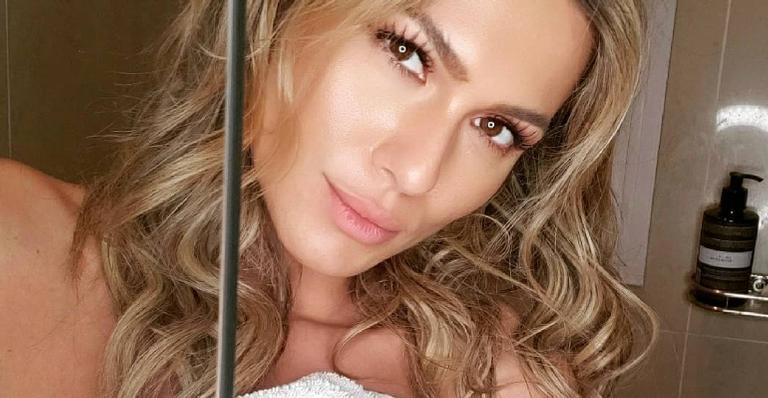 Ousada, Lívia Andrade deixa toalha cair até o limite e eleva a temperatura: ”Quase morri”