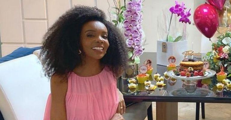 Thelma Assis, vencedora do BBB20, completa 36 anos com comemoração intimista: “Ia dar uma festa”