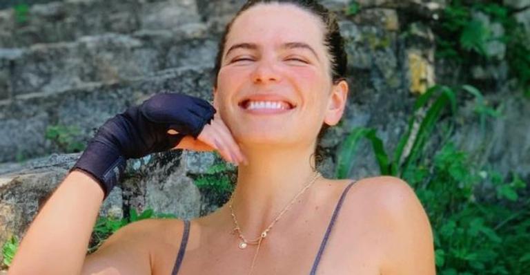 Magérrima, esposa de Cauã Reymond apresenta físico de definido e pernões musculosos impressionam