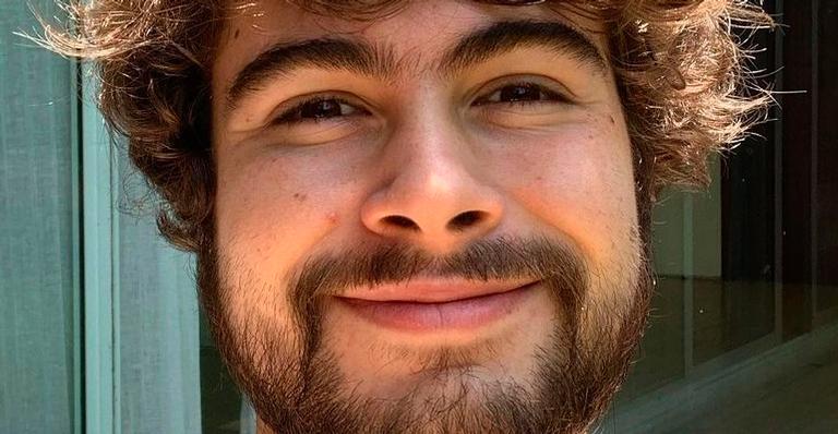 Família de Rafael Vitti se reúne ao redor de Clara Maria e fofura hipnotiza: “Família mais linda do Brasil”