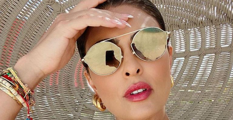 Juliana Paes posa de costas com micro biquíni e curva monumental rouba a cena: “Estou rendida”