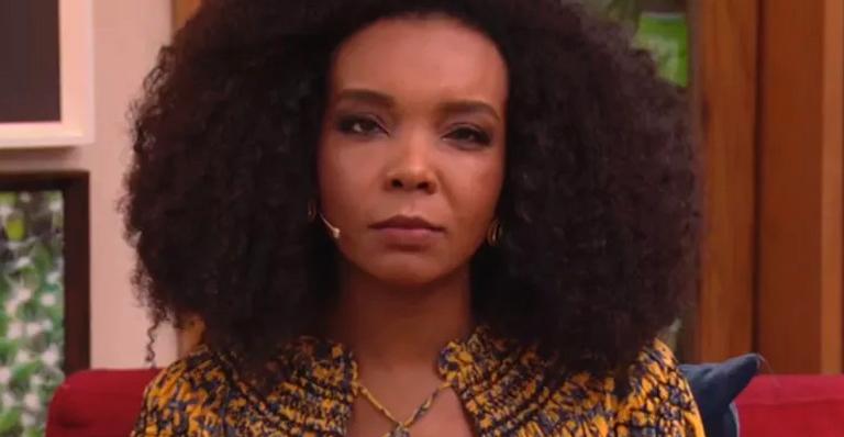 Ex-BBB Thelma Assis desabafa ao vivo no ‘É de Casa’ sobre racismo: “A gente não aguenta mais”