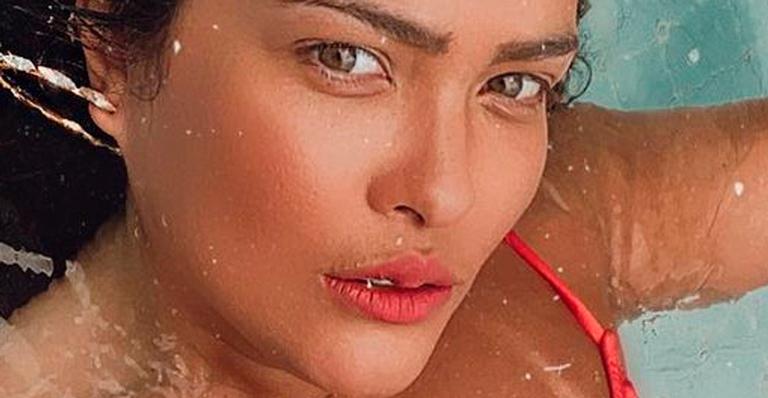 Geisy Arruda deixa marquinhas de biquíni à mostra em mergulho e corpão rouba a cena: “Sexy”
