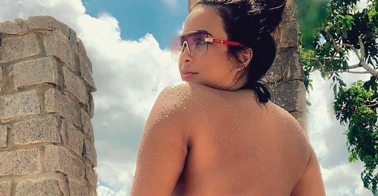 Geisy Arruda faz mágica e desaparece com biquíni no bumbum gigante: “É deste planeta?”