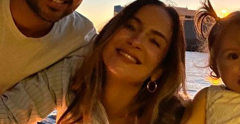 Claudia Leitte reúne marido, dois filhos e filha bebê em cliques fofíssimos e reflete: “Por amor, vale a pena”