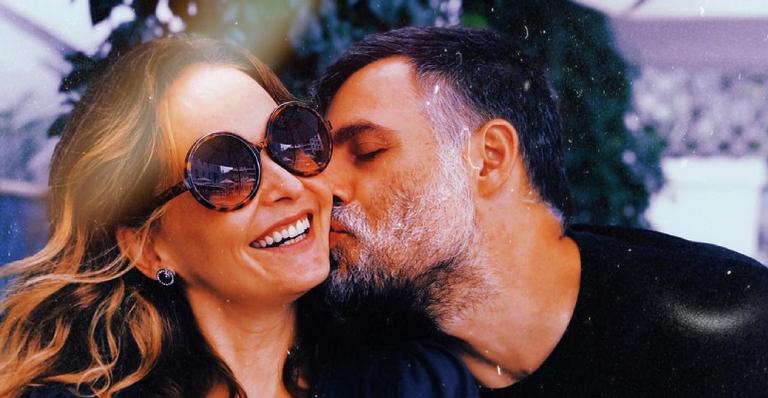 Fernanda Rodrigues celebra 12 anos de casamento e aniversário do marido