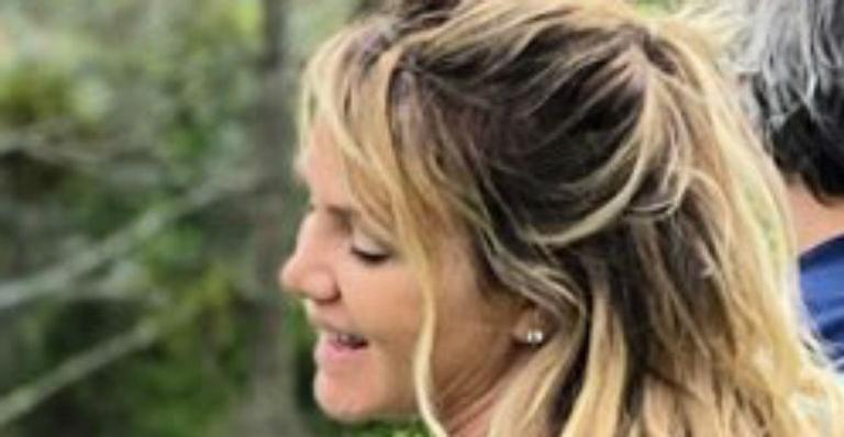 Eliana abraça noivo e filhos em momento de comunhão familiar: “Melhor presente da vida”