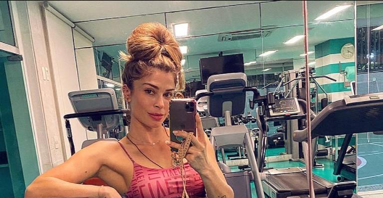 Grazi Massafera exibe corpo trincando em dia de treino: ”Nada melhor”