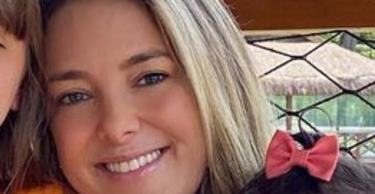 Ticiane Pinheiro combina look com as herdeiras e beleza das meninas chama a atenção: ”Princesas!”