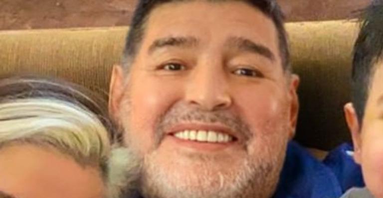 Filha de Diego Maradona se despede do ex-jogador com homenagem emocionante: ”Encontre ele pela cidade”