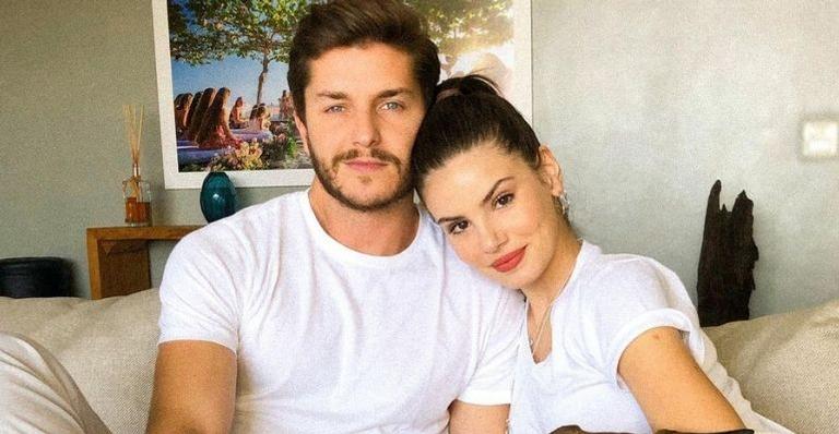 Camila Queiroz revela planos de ter filhos com Klebber Toledo: “Qualquer hora eu apareço grávida”