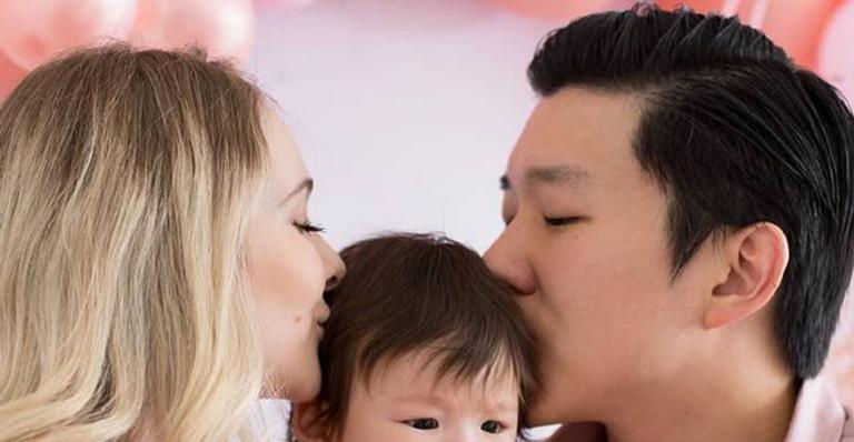 Ex-BBB Pyong Lee registra momento com o filho e encanta fãs em homenagem: “Maior presente de nossas vidas”