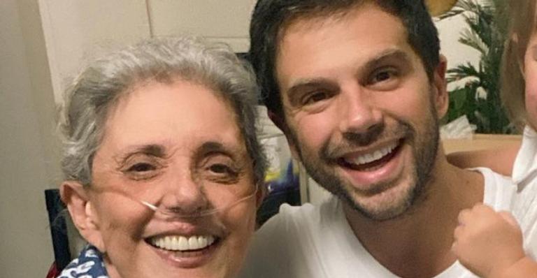 Lutando contra a Covid-19, Leda Nagle e recebe visita especial do filho e Sabrina Sato: ”Meus amores!