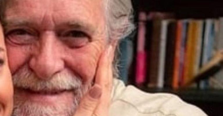 José de Abreu abre o coração e se declara no aniversário da namorada: ”Obrigado por existir”